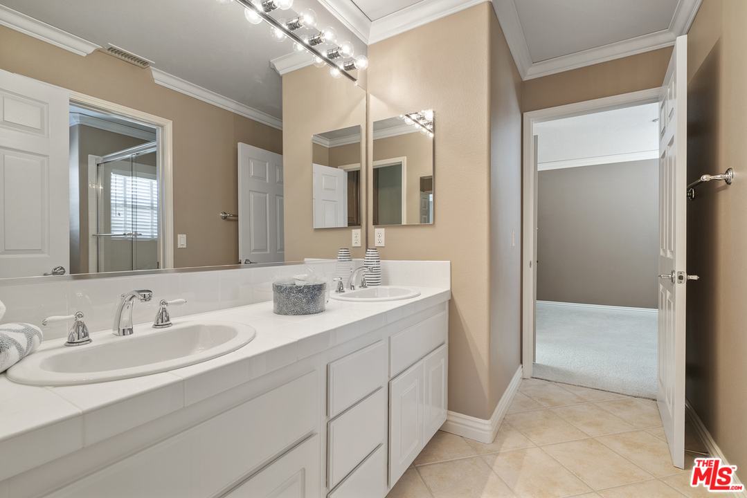 20536 Bergamo Way Porter Ranch, CA 91326 - Photo 28 of 34 Gallery Image 28