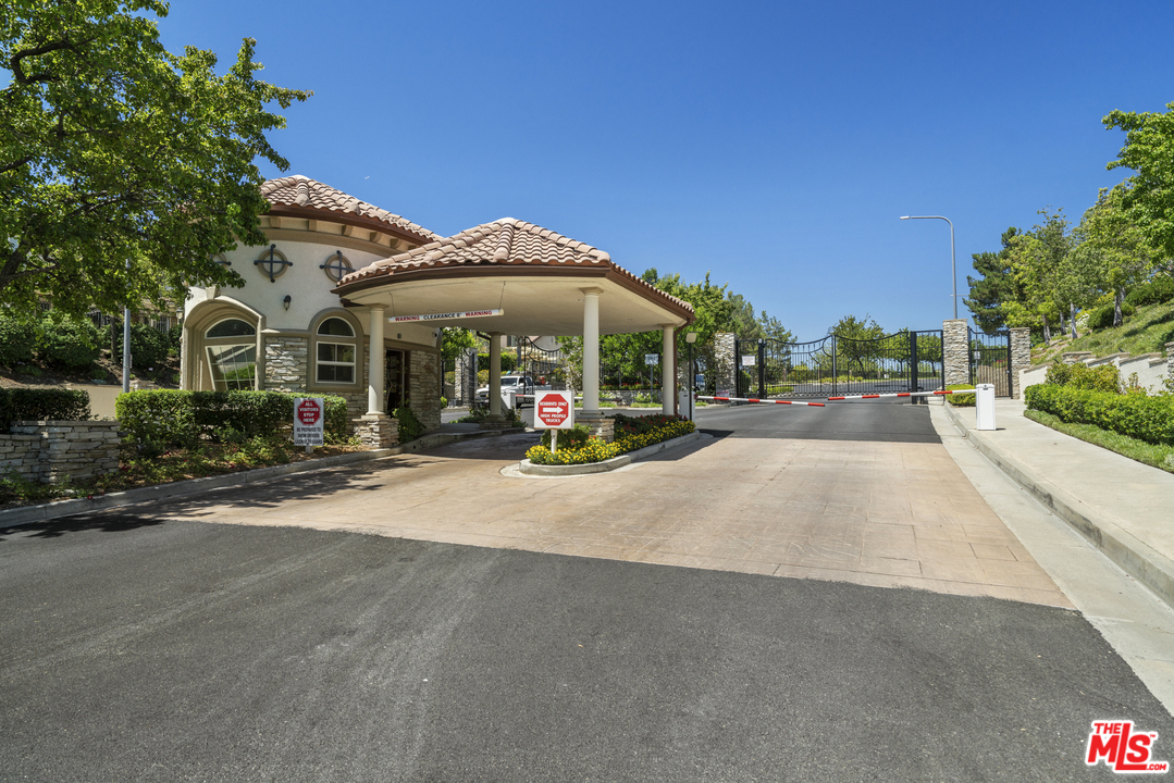 20536 Bergamo Way Porter Ranch, CA 91326 - Photo 34 of 34 Gallery Image 34