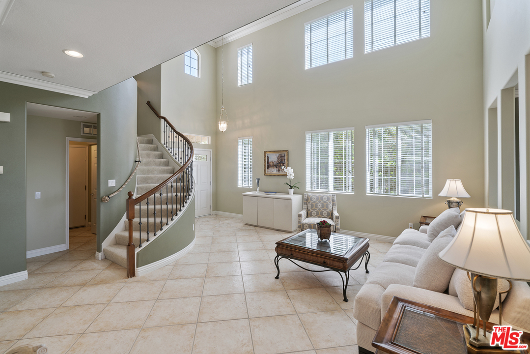 20536 Bergamo Way Porter Ranch, CA 91326 - Photo 6 of 34 Gallery Image 6