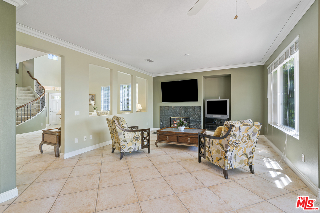 20536 Bergamo Way Porter Ranch, CA 91326 - Photo 10 of 34 Gallery Image 10