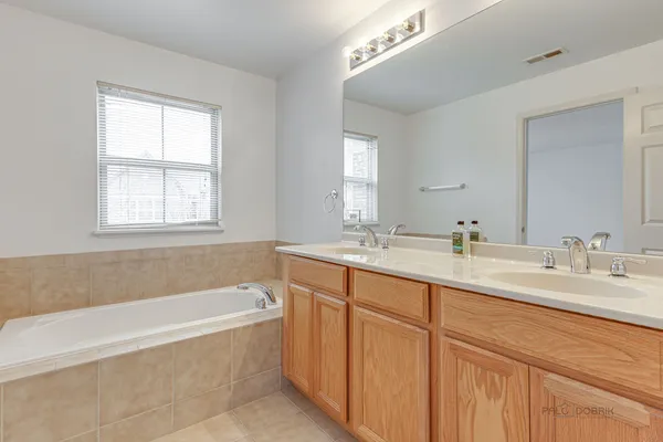 $3,350 | 726 Keystone Lane, Vernon Hills, IL 60061