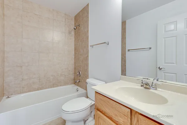 $3,350 | 726 Keystone Lane, Vernon Hills, IL 60061