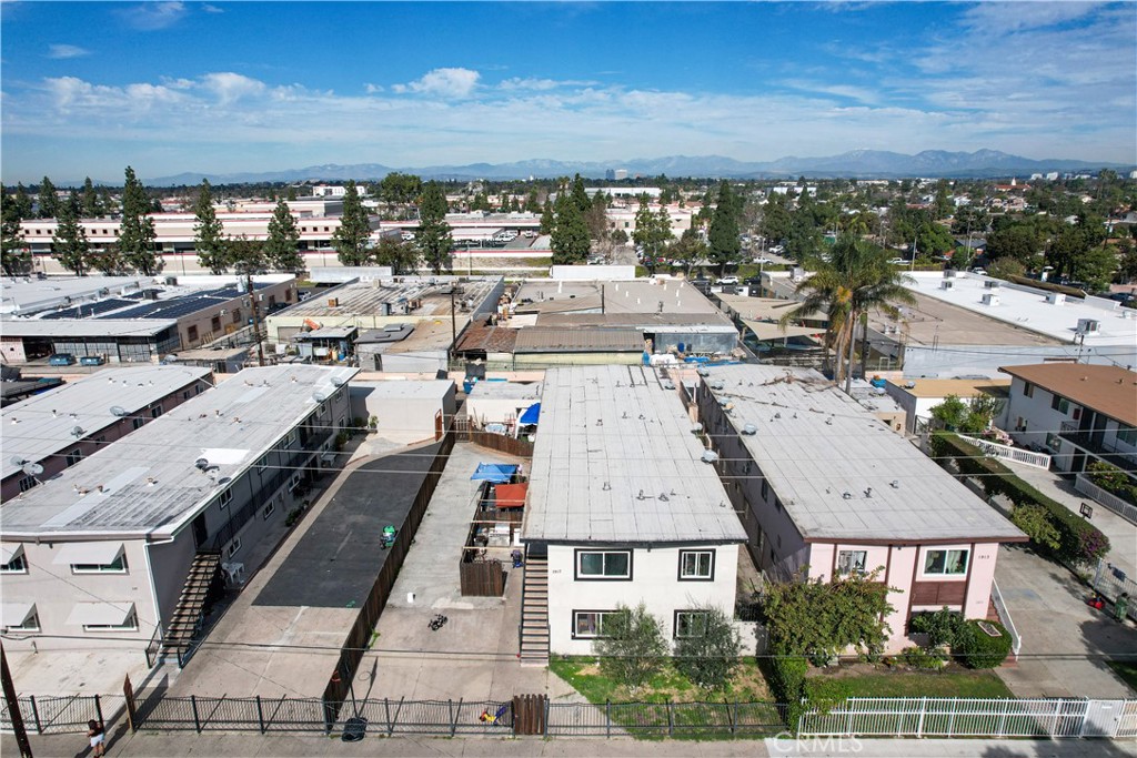 1917 West Myrtle Street Santa Ana, CA 92703 - Photo 2 of 9