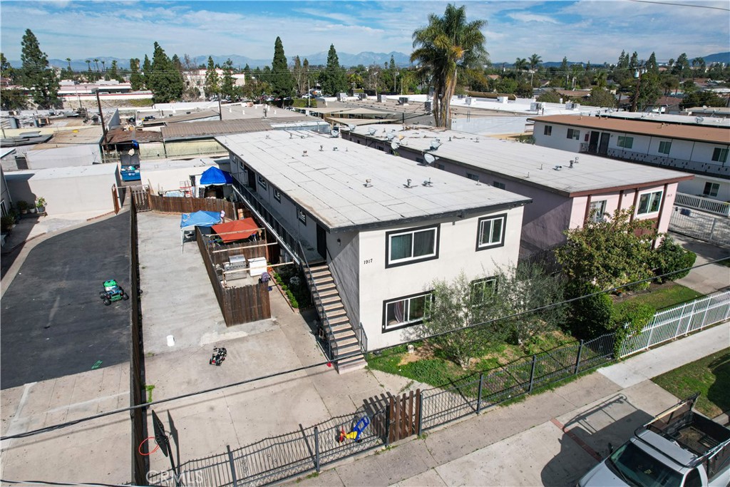 1917 West Myrtle Street Santa Ana, CA 92703 - Photo 5 of 9