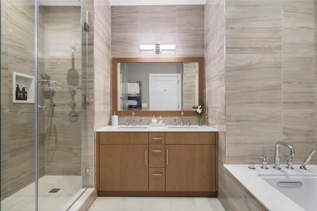 $1,768,000 | 100 Garvies Point Road, Unit 1211, Glen Cove, NY 11542