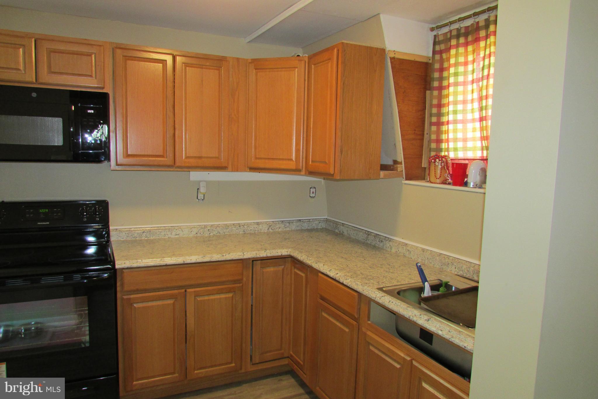 1070 Long Corner Road Mount Airy, MD 21771 - Photo 5 of 12 Kitchen