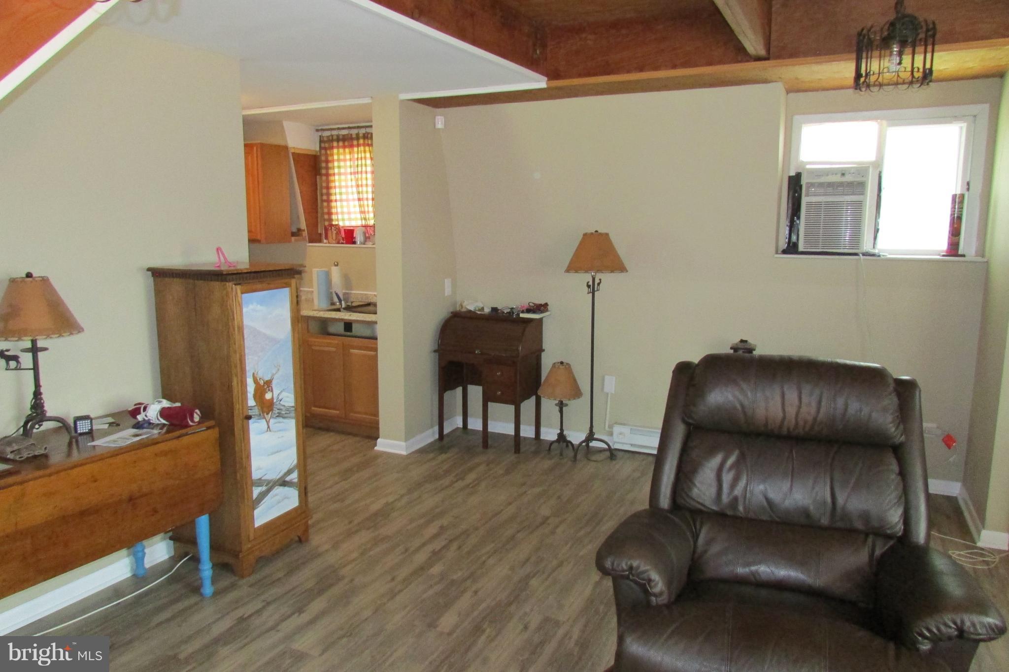 1070 Long Corner Road Mount Airy, MD 21771 - Photo 8 of 12 Living Room