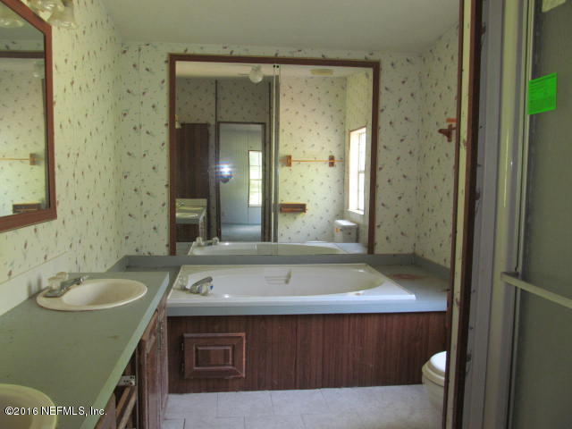 14554 Boney Road Jacksonville, FL 32226 - Photo 7 of 13 Bathroom