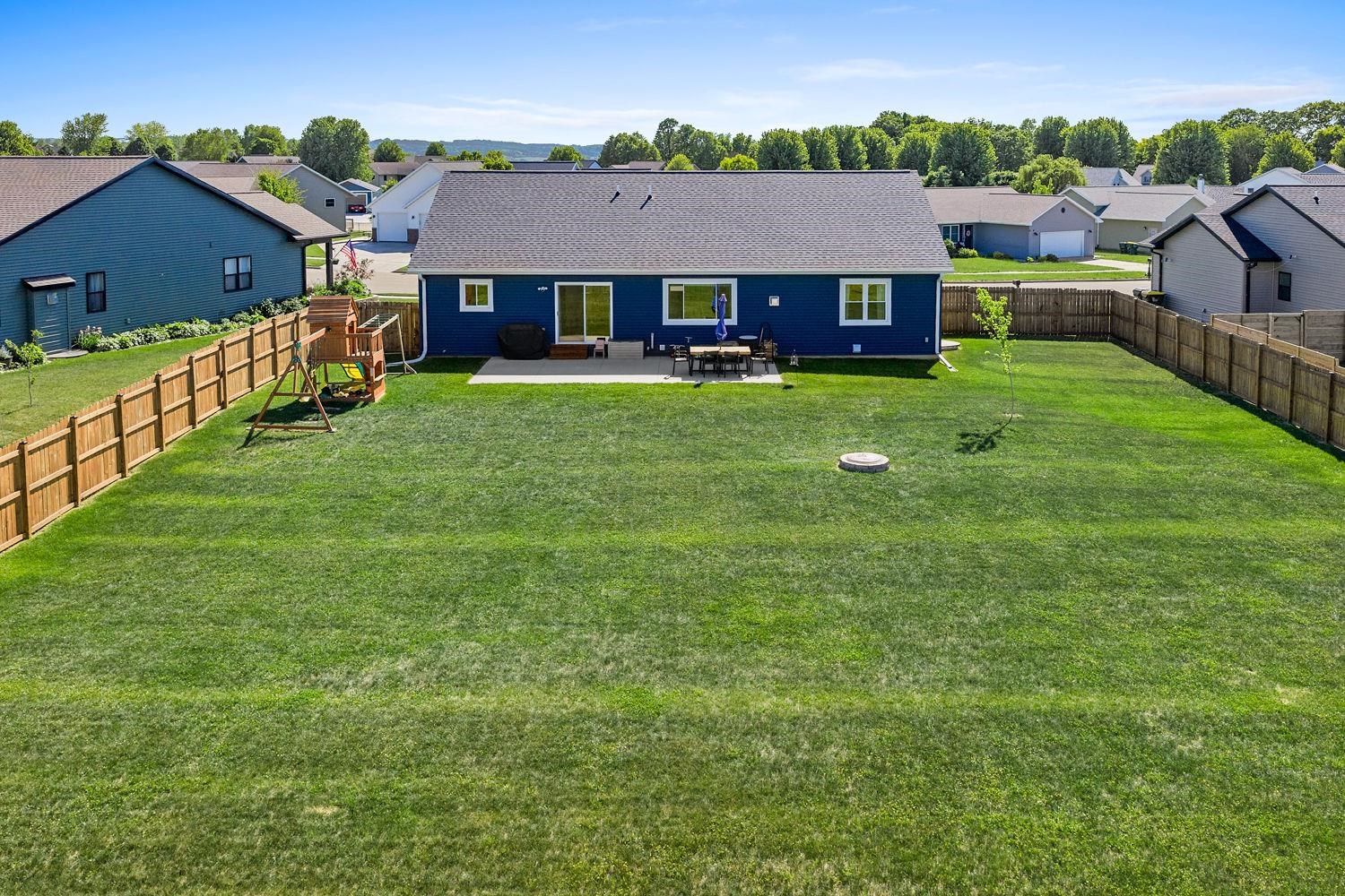 2055 Willow Run Reedsburg, WI 53959 - Photo 9 of 50