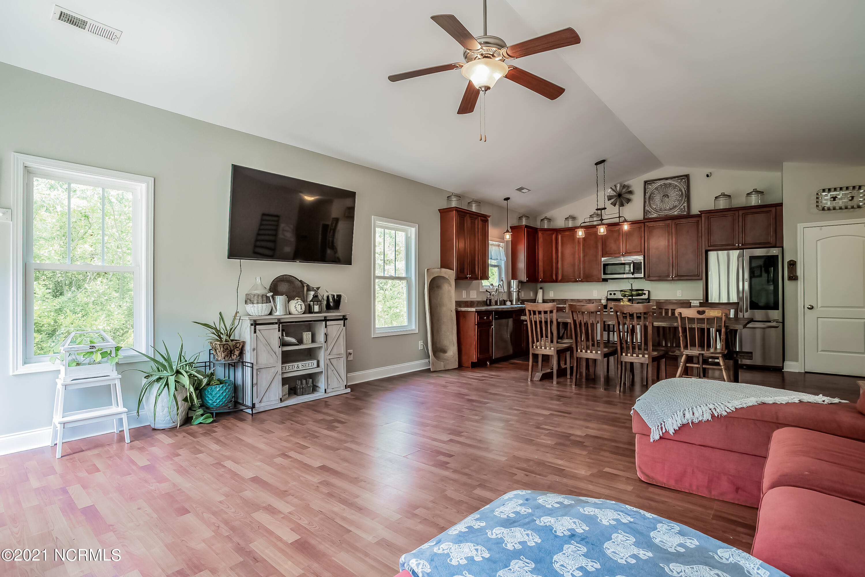 126 Penny Lane Holly Ridge, NC 28445 - Photo 13 of 31 LivingRoom