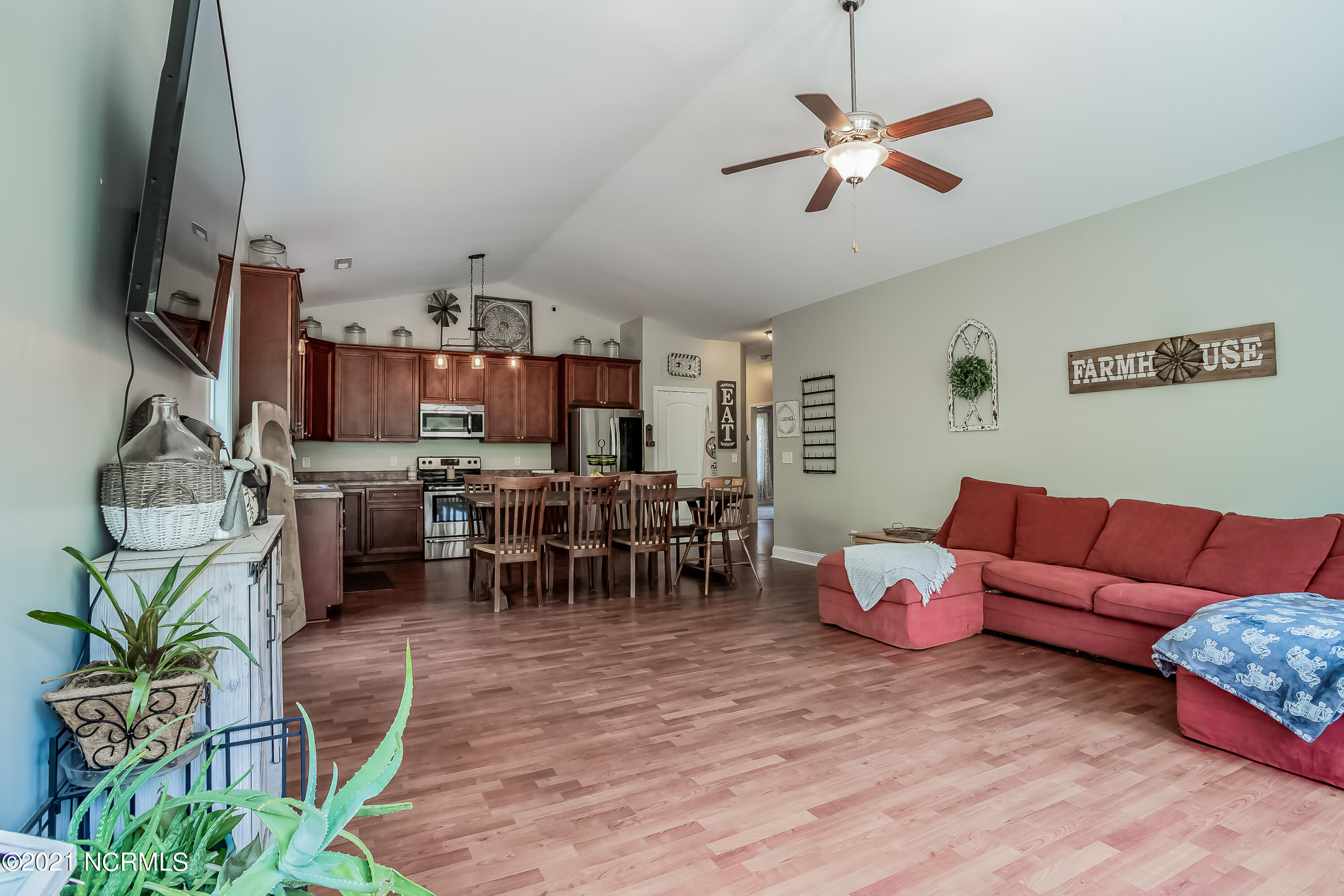 126 Penny Lane Holly Ridge, NC 28445 - Photo 14 of 31 LivingRoom