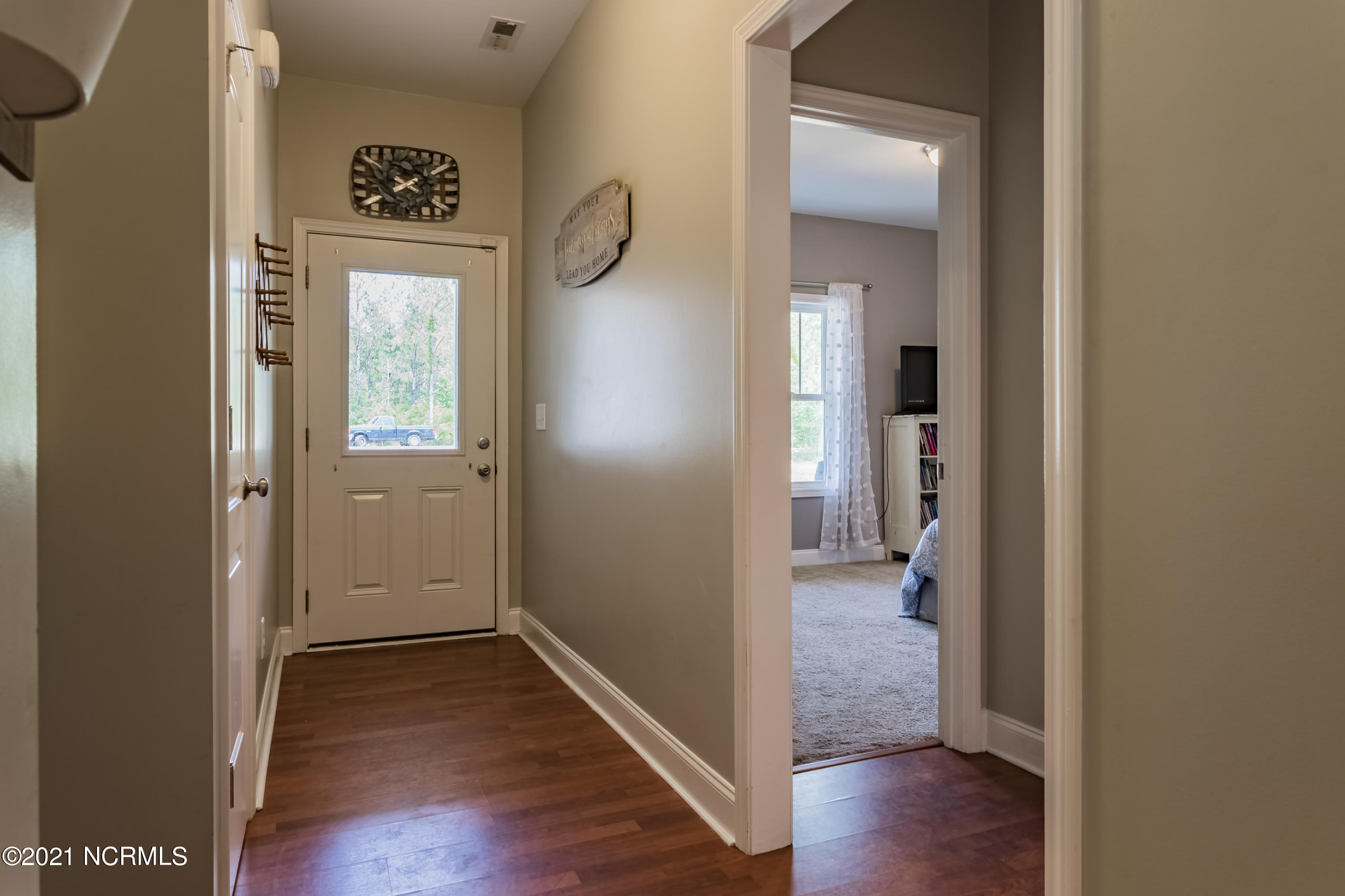 126 Penny Lane Holly Ridge, NC 28445 - Photo 4 of 31 foyer