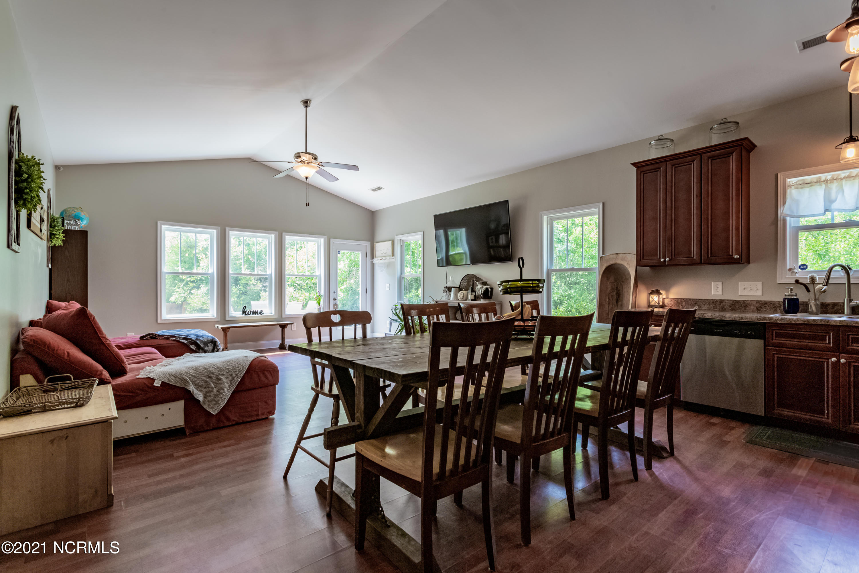 126 Penny Lane Holly Ridge, NC 28445 - Photo 10 of 31 DiningRoom