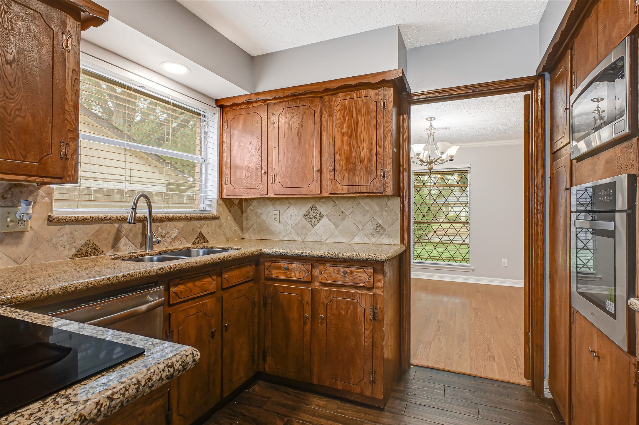 2107 North Rayburn Court Pasadena, TX 77502 - Photo 6 of 20