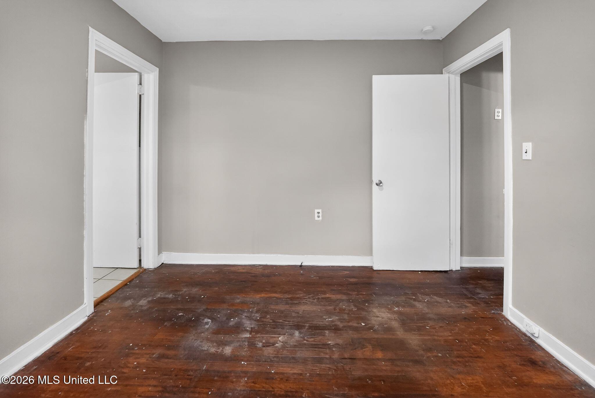 734 Montclair Place Jackson, MS 39206 - Photo 13 of 37 13_734_Montclair_Pl_Jackson_MS_39206-Liv