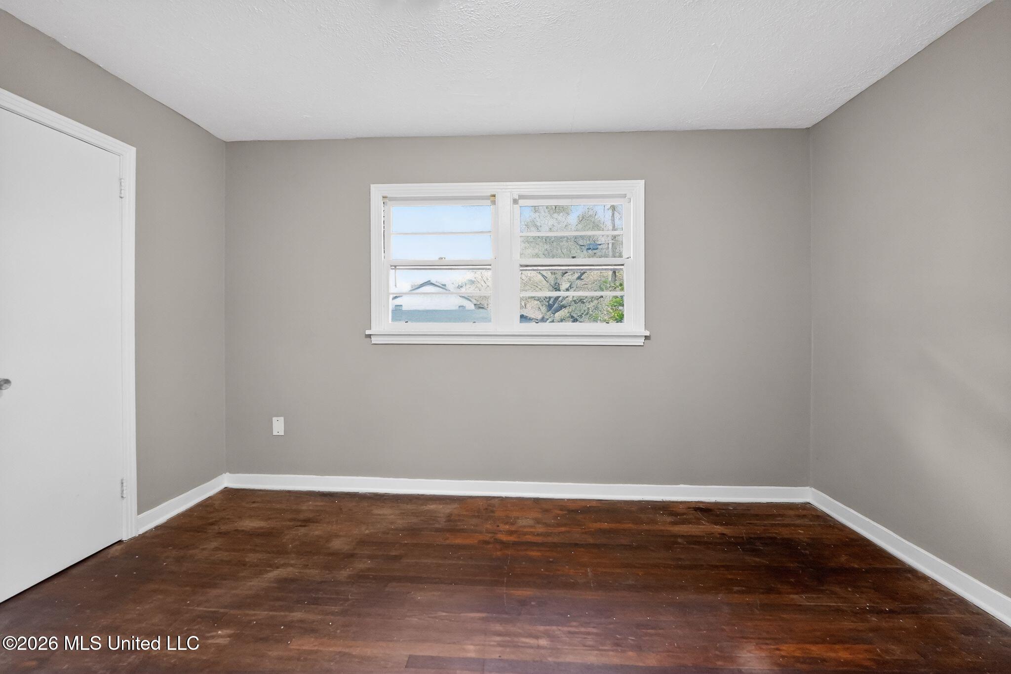 734 Montclair Place Jackson, MS 39206 - Photo 20 of 37 20_734_Montclair_Pl_Jackson_MS_39206-Liv