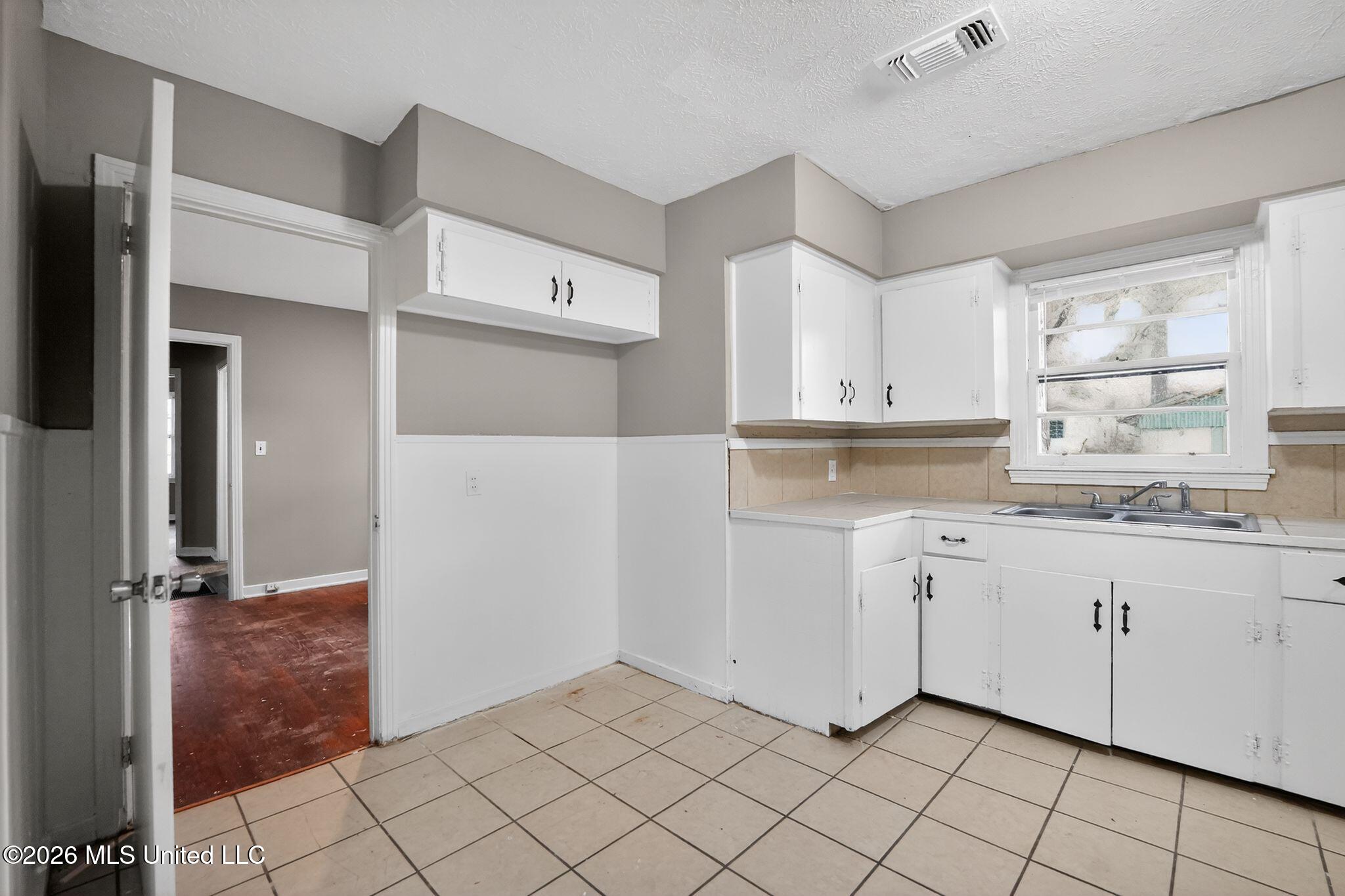 734 Montclair Place Jackson, MS 39206 - Photo 25 of 37 25_734_Montclair_Pl_Jackson_MS_39206-Kit
