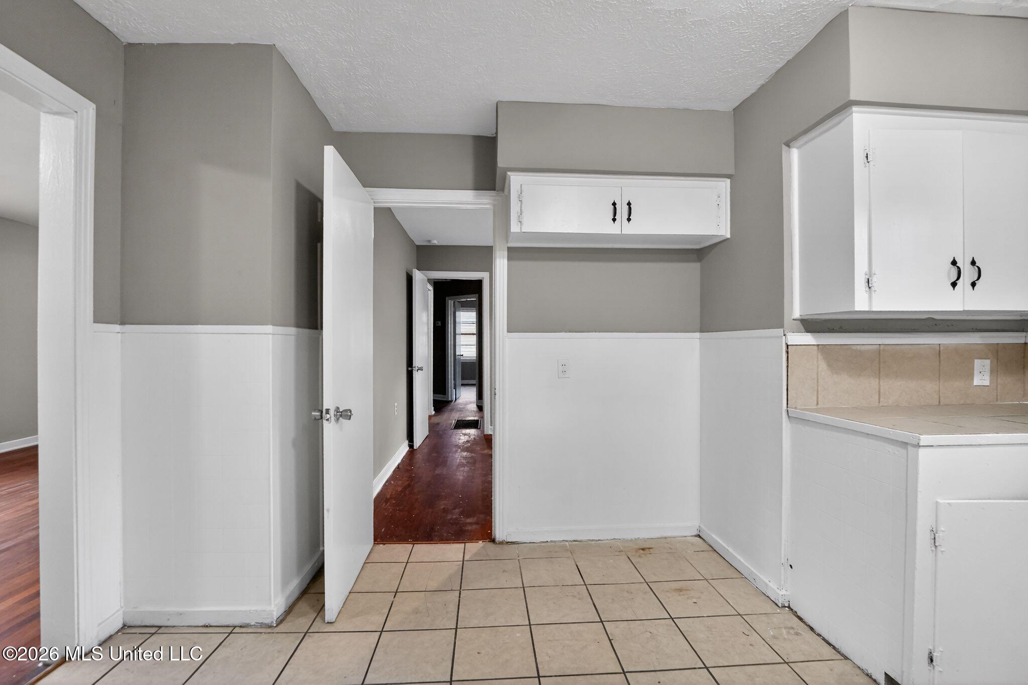 734 Montclair Place Jackson, MS 39206 - Photo 27 of 37 27_734_Montclair_Pl_Jackson_MS_39206-Kit