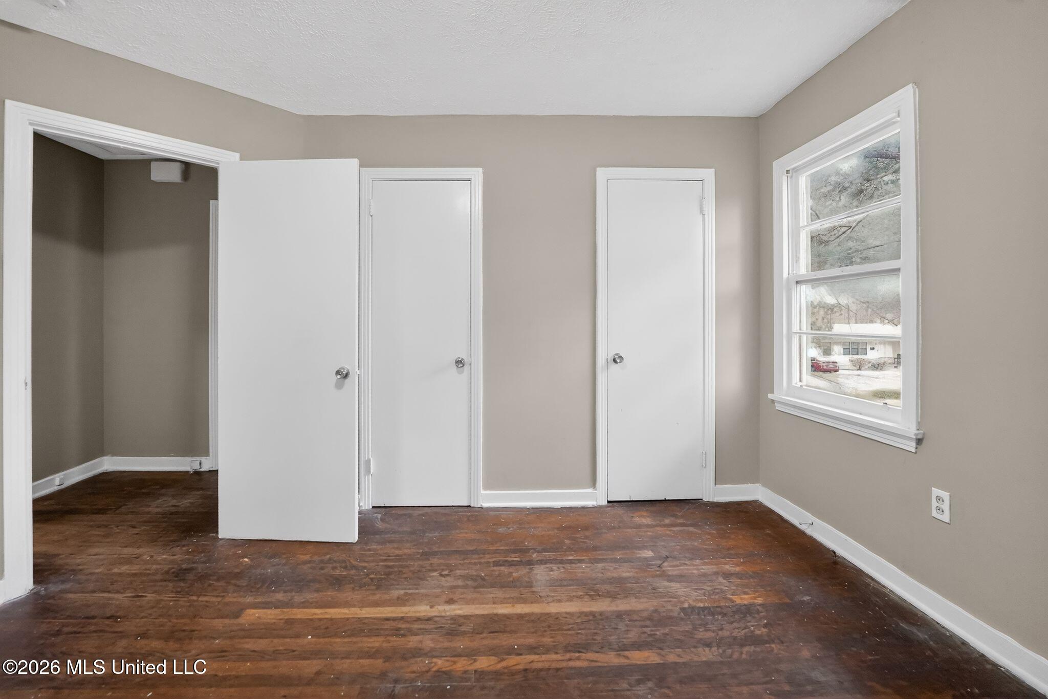 734 Montclair Place Jackson, MS 39206 - Photo 30 of 37 30_734_Montclair_Pl_Jackson_MS_39206-Bed