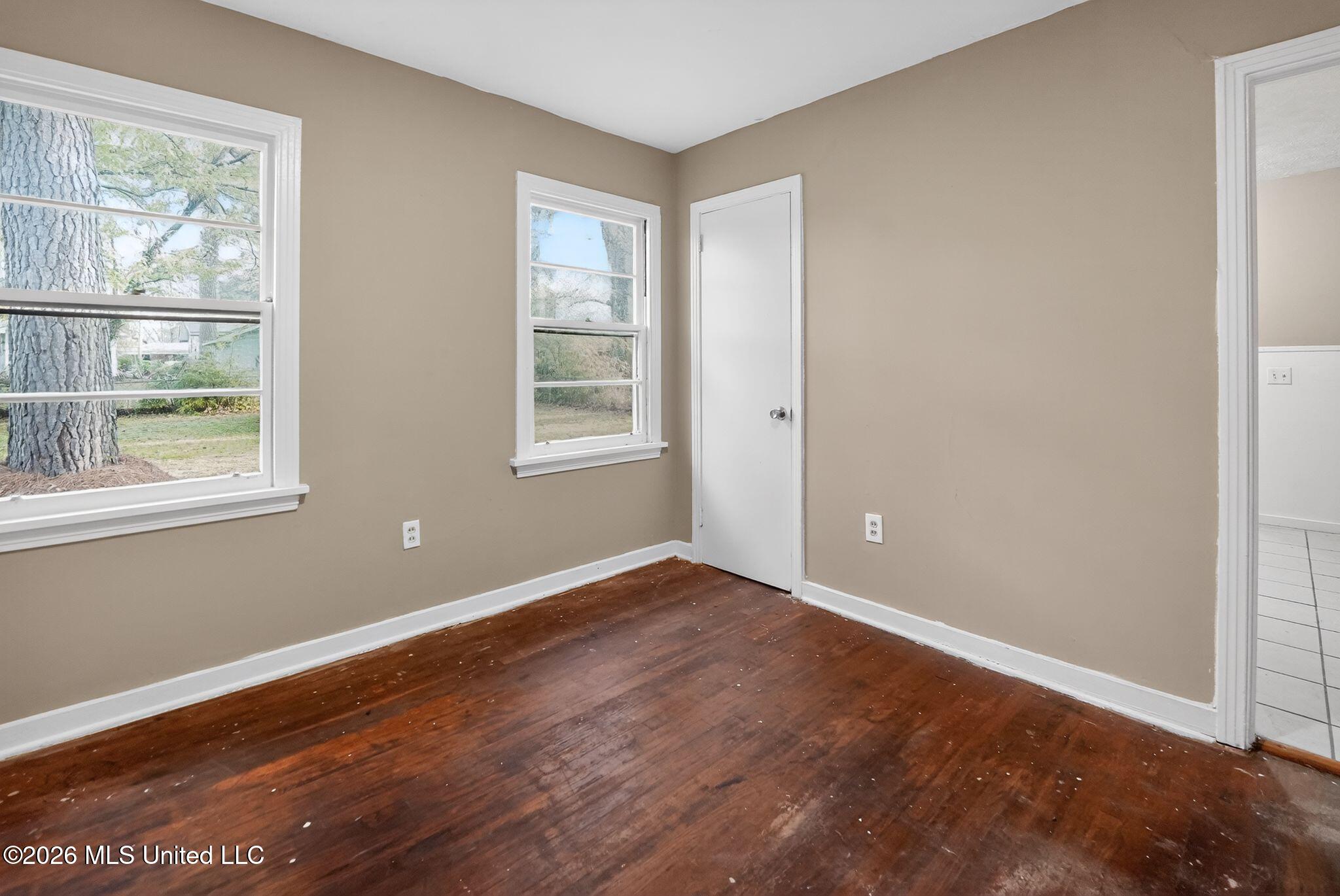 734 Montclair Place Jackson, MS 39206 - Photo 33 of 37 33_734_Montclair_Pl_Jackson_MS_39206-Bed