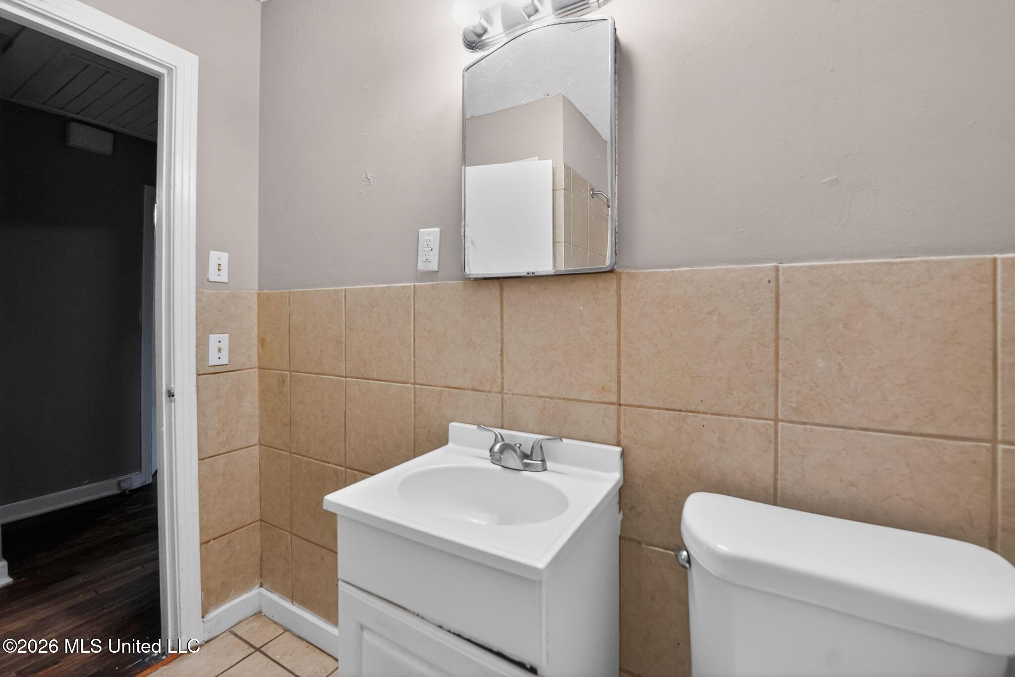 734 Montclair Place Jackson, MS 39206 - Photo 35 of 37 35_734_Montclair_Pl_Jackson_MS_39206-Bat