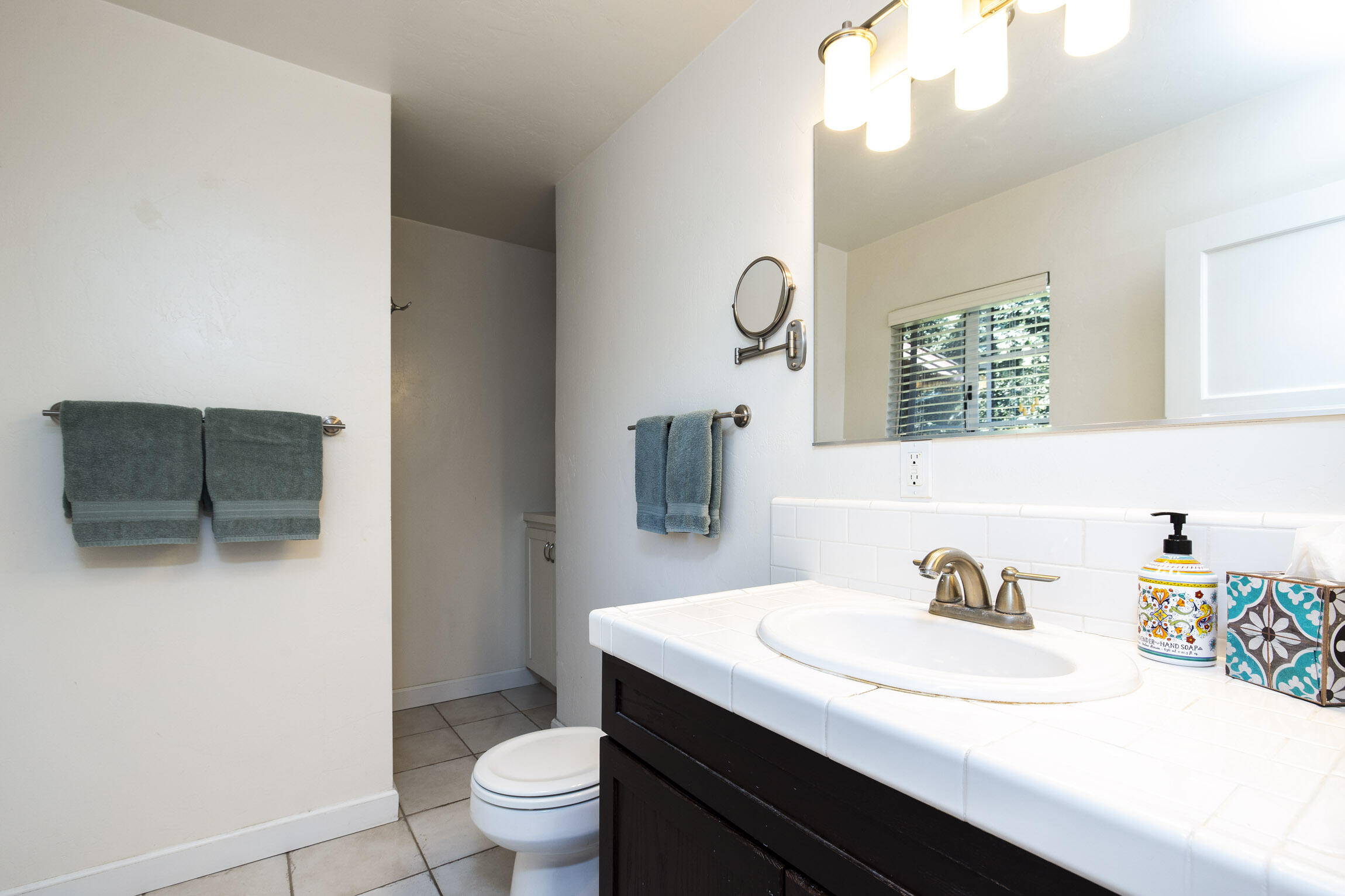 1731 Las Tunas Road Santa Barbara, CA 93103 - Photo 9 of 18 1731 Las Tunas Bath