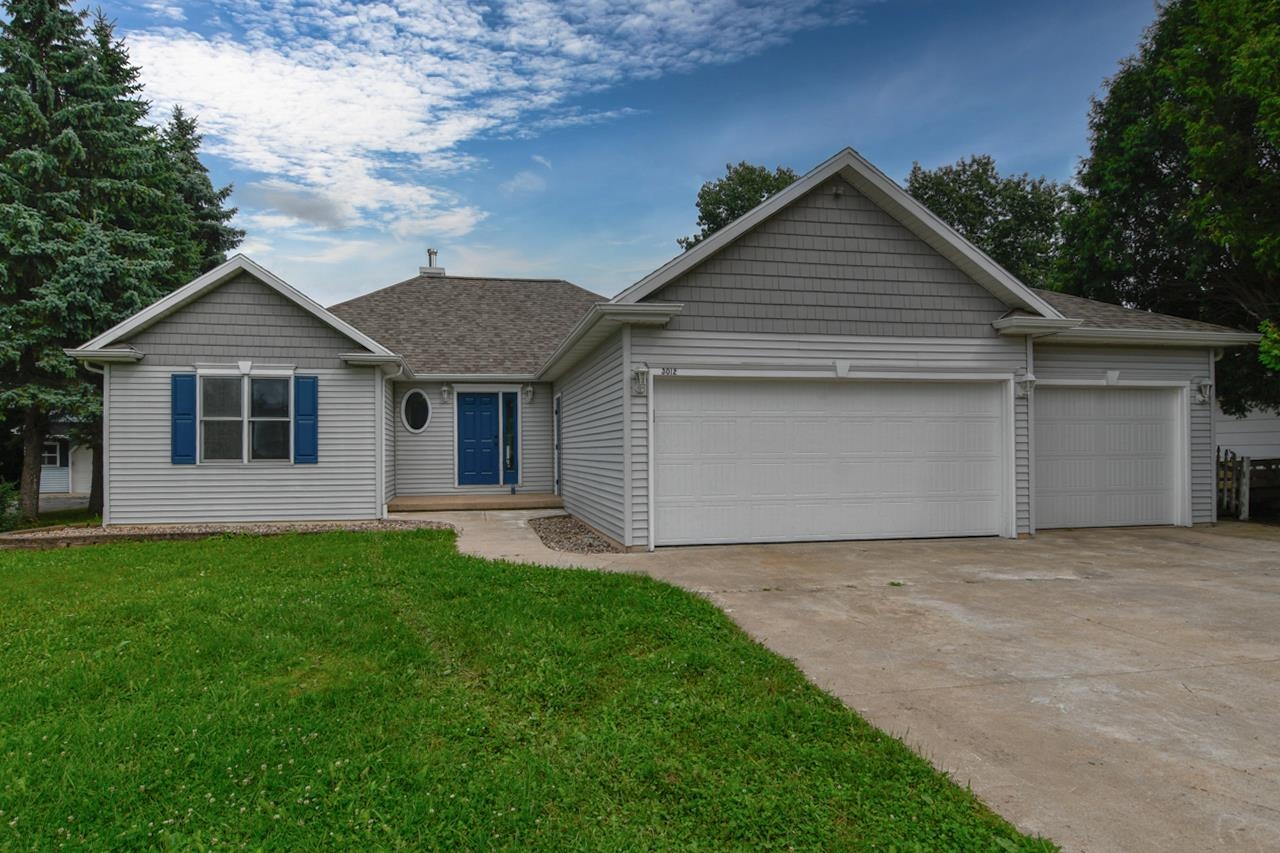 3012 North Oneida Street Appleton, WI 54911 - Photo 1 of 1