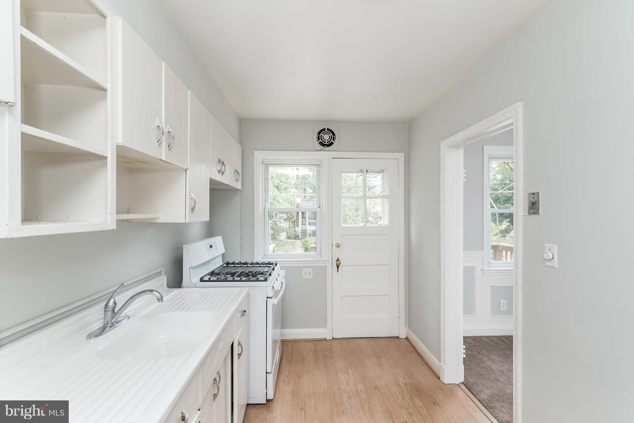 108 Overbrook Road Baltimore, MD 21212 - Photo 11 of 30 Kitchen