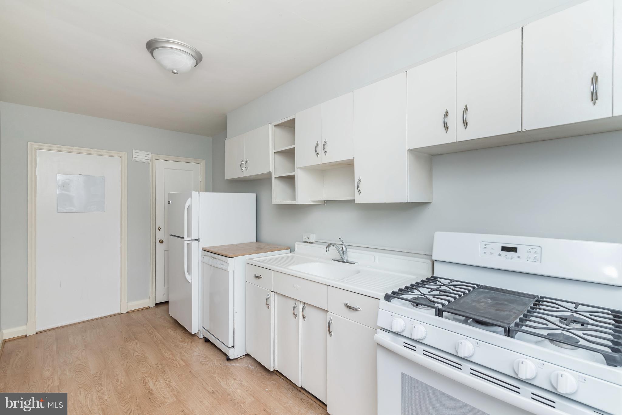 108 Overbrook Road Baltimore, MD 21212 - Photo 8 of 30 Kitchen