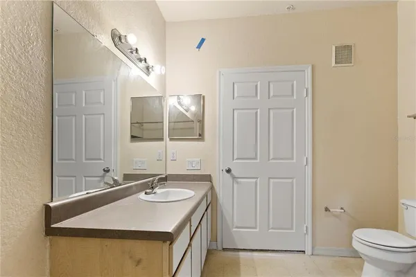 $219,000 | 6021 Westgate Drive, Unit 823, Orlando, FL 32835