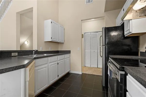 $219,000 | 6021 Westgate Drive, Unit 823, Orlando, FL 32835