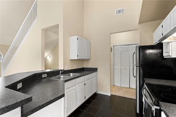 $219,000 | 6021 Westgate Drive, Unit 823, Orlando, FL 32835