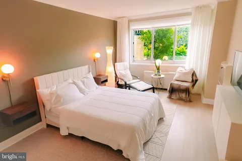 $285,000 | 10500 Rockville Pike, Unit 326, Rockville, MD 20852