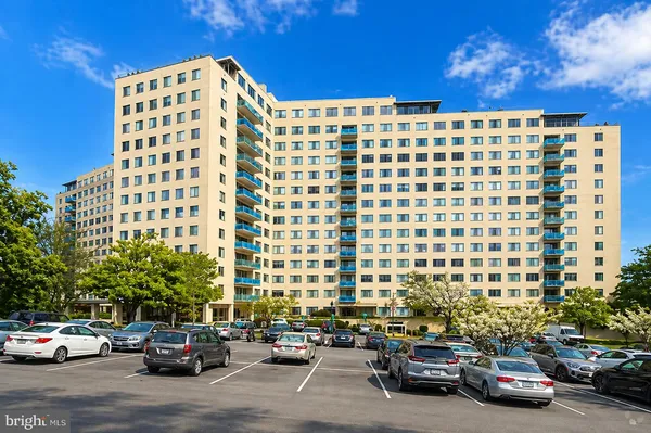 $285,000 | 10500 Rockville Pike, Unit 326, Rockville, MD 20852