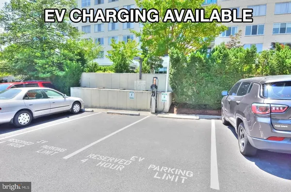 $285,000 | 10500 Rockville Pike, Unit 326, Rockville, MD 20852