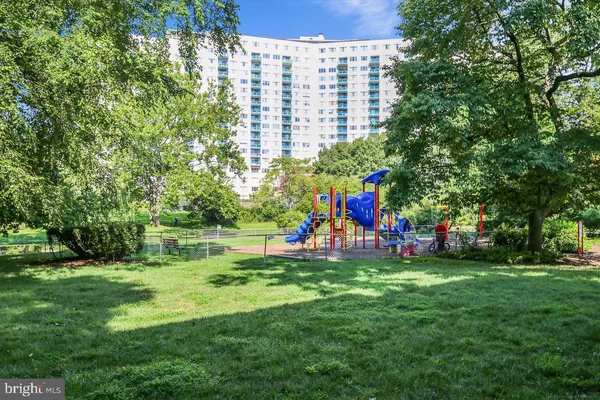 $285,000 | 10500 Rockville Pike, Unit 326, Rockville, MD 20852
