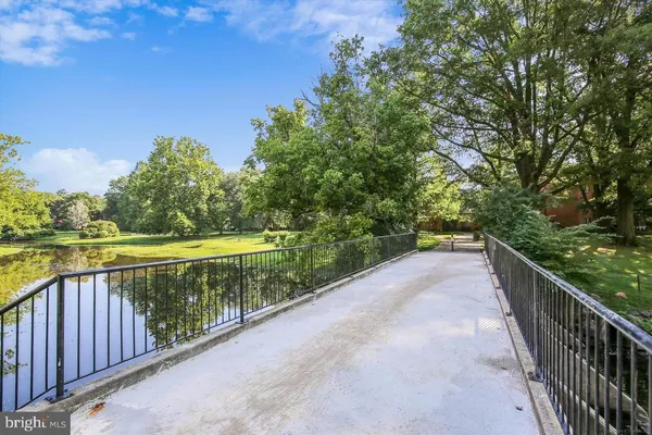 $285,000 | 10500 Rockville Pike, Unit 326, Rockville, MD 20852