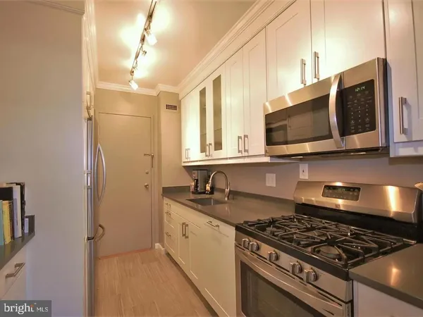 $285,000 | 10500 Rockville Pike, Unit 326, Rockville, MD 20852