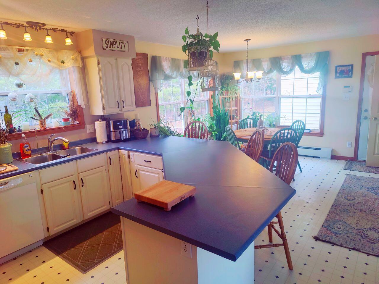 2147 North Berwick Road Wells, ME 04090 - Photo 21 of 54 Dining View