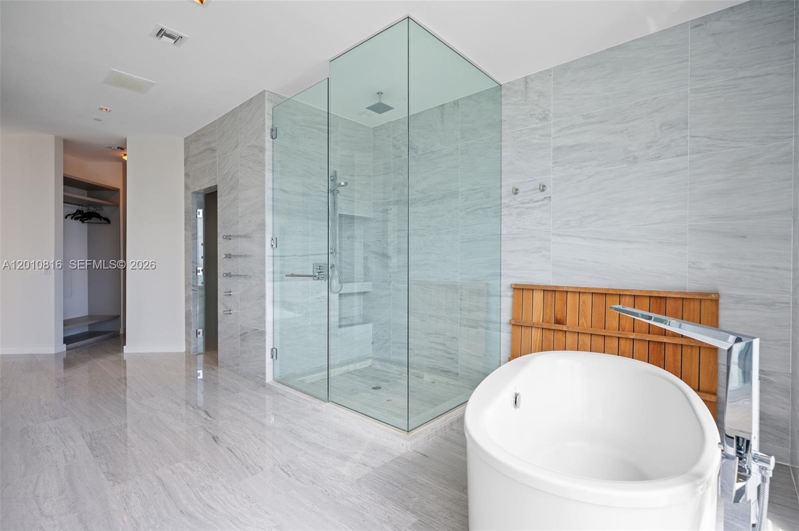 88 Southwest 7th Street, Unit PH4301 Miami, FL 33130 - Photo 16 of 47