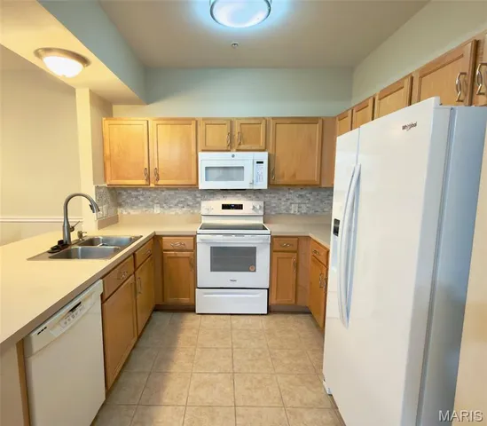 $169,900 | 1287 Garden Cir Drive, Unit 2B, St. Louis, MO 63125