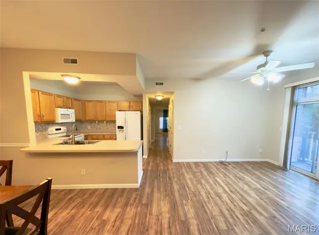 $169,900 | 1287 Garden Cir Drive, Unit 2B, St. Louis, MO 63125