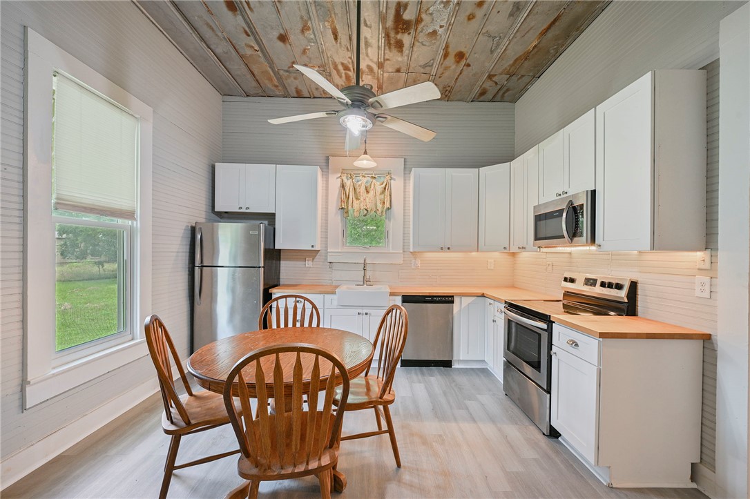 326 5th Street Somerville, TX 77879 - Photo 13 of 25