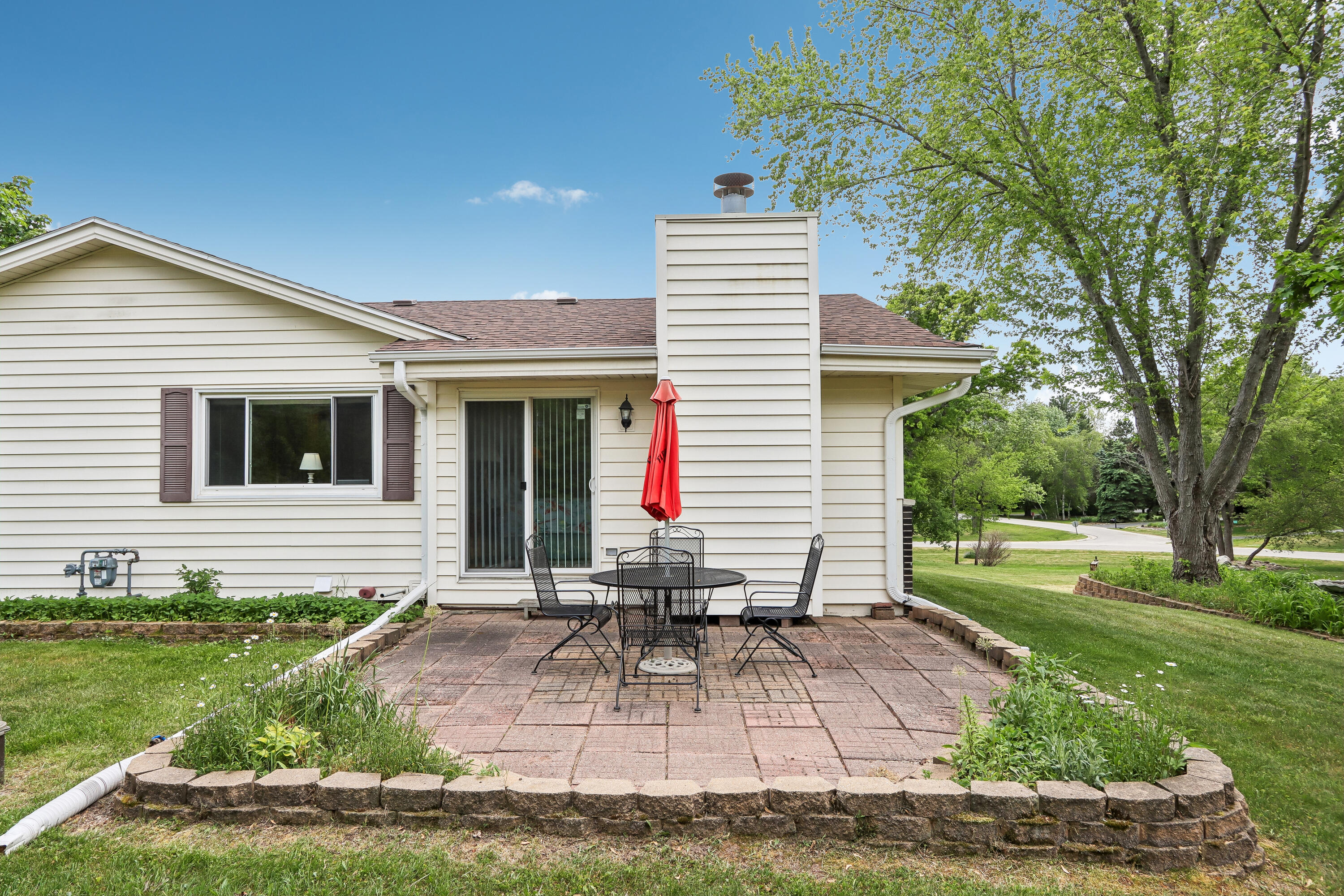 804 Lochtyn Ridge Wales, WI 53183 - Photo 24 of 58 Patio off Primary