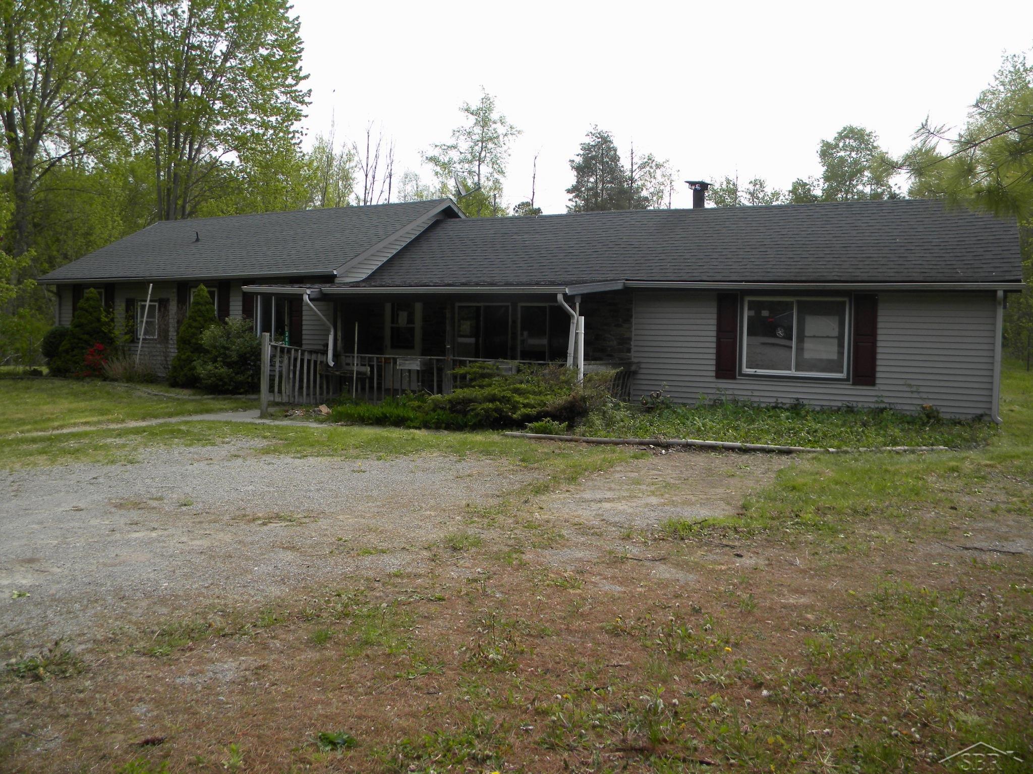 3612 Kaiser Road Pinconning, MI 48650 - Photo 18 of 26 50110014-17.JPG