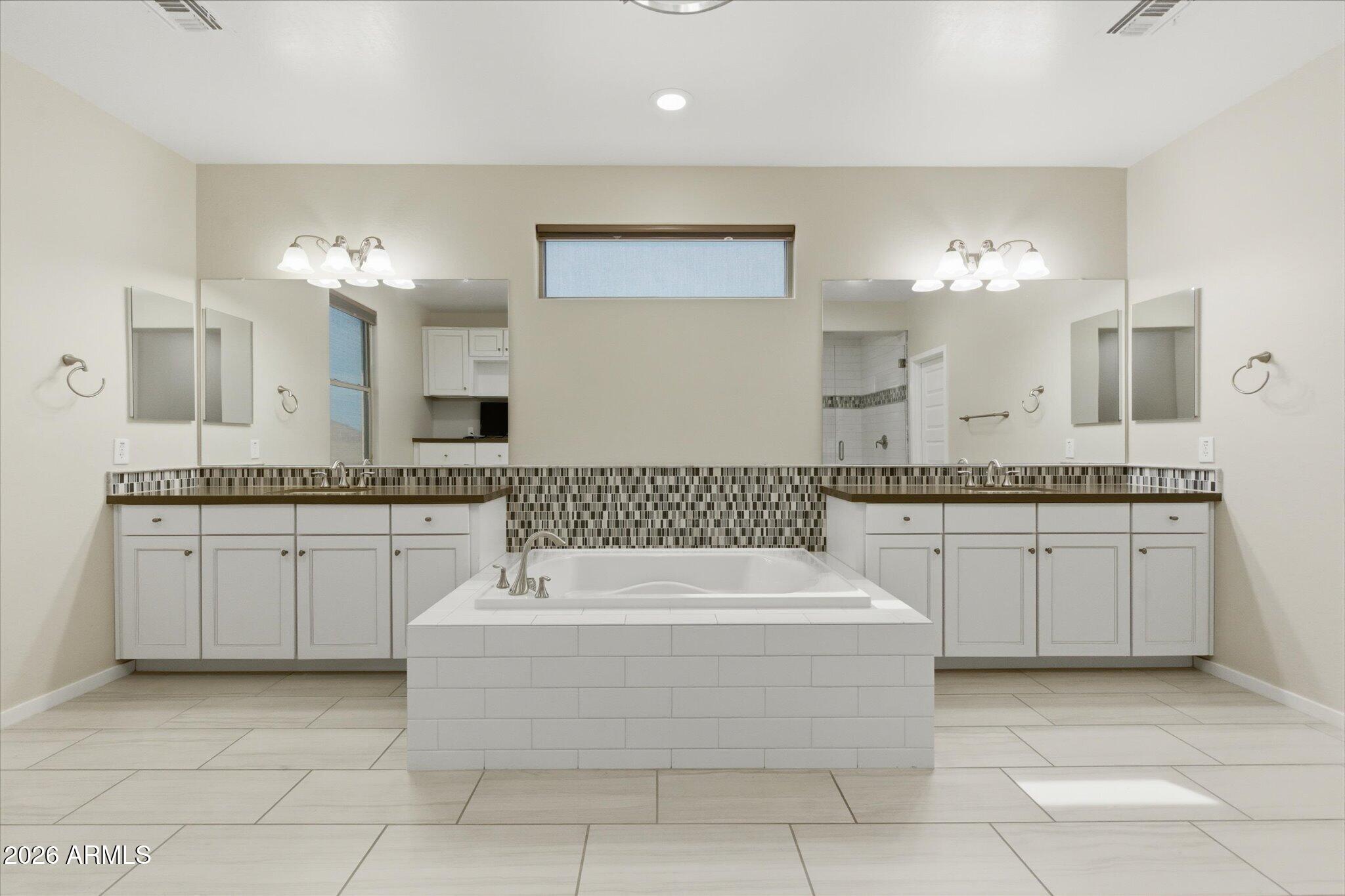 2915 East Russell Street Mesa, AZ 85213 - Photo 43 of 64 35-35