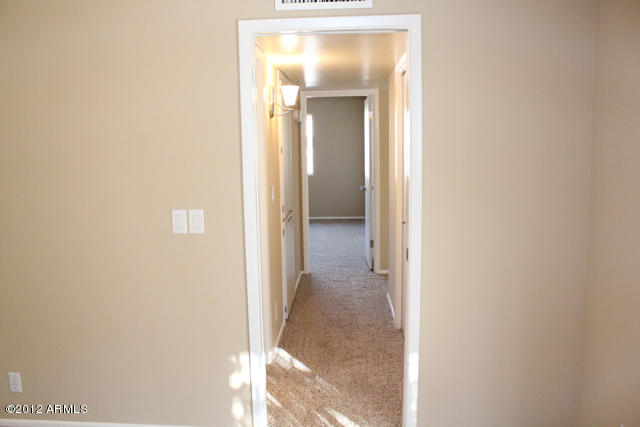 854 South Rochester Mesa, AZ 85206 - Photo 22 of 35 Hall
