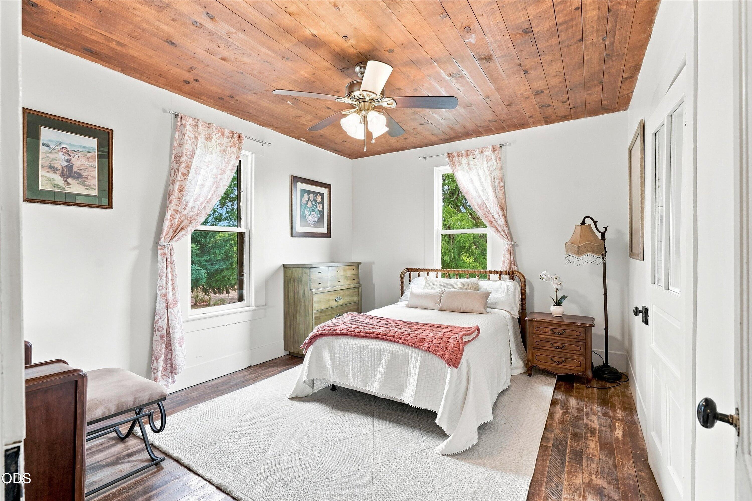 1098 Nick Young Road Eagle Point, OR 97524 - Photo 35 of 89 Gallery Image 35