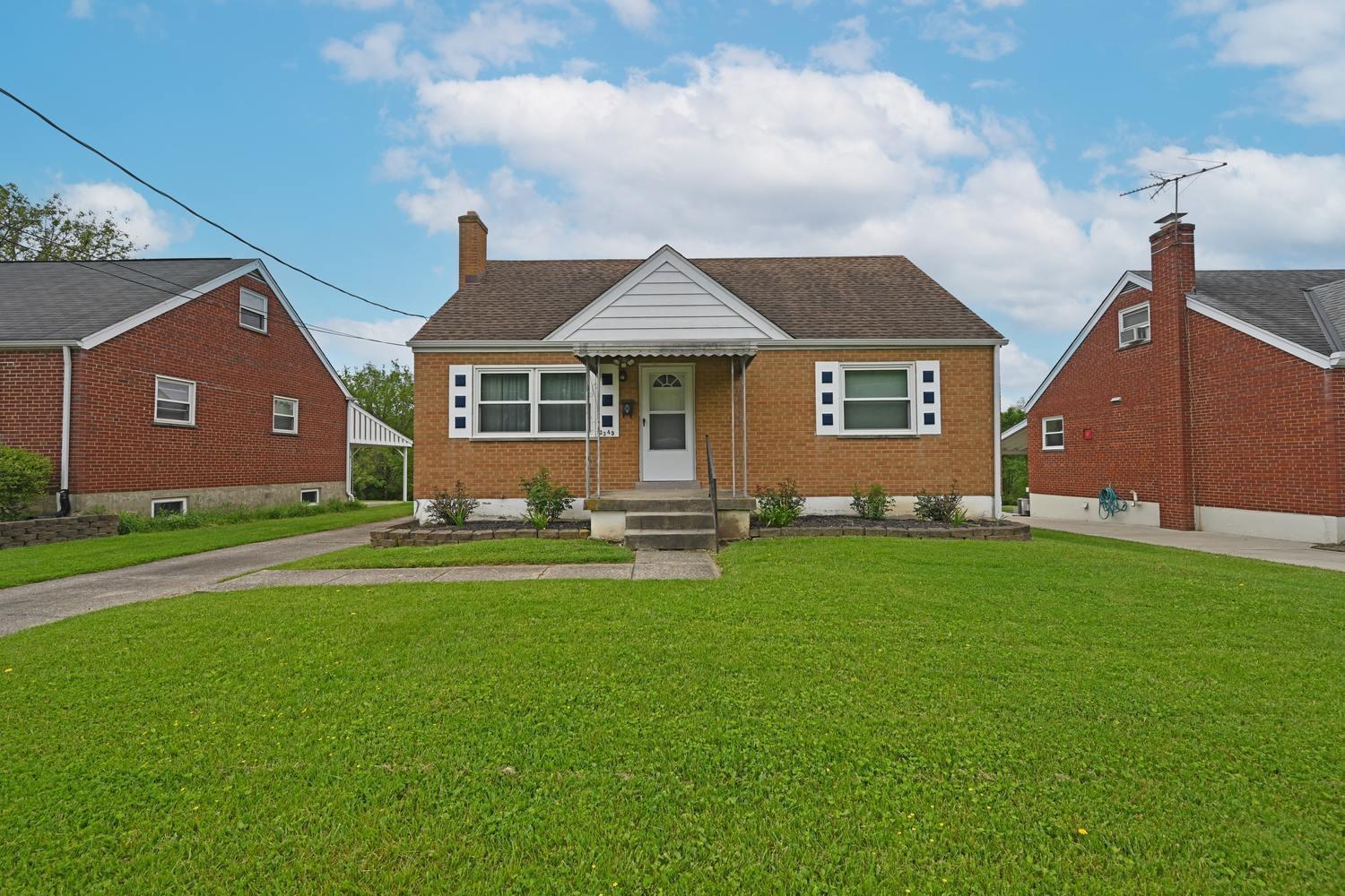 3345 Alexis Road Cincinnati, OH 45239 - Photo 3 of 31