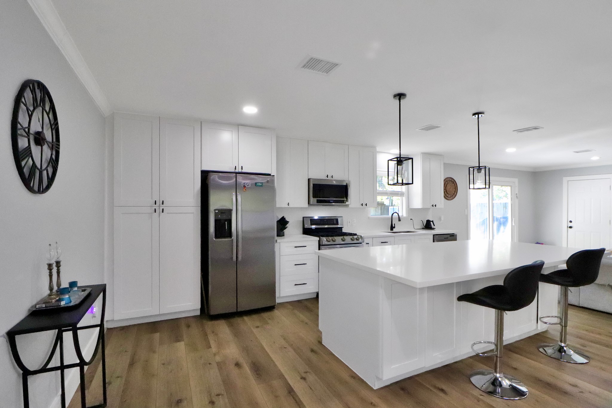 6111 Shadow Crest Street Houston, TX 77074 - Photo 5 of 15